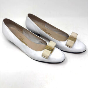 Vintage Salvatore Ferragamo White Leather Vara Bow Pump 10AA